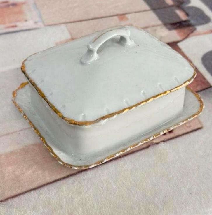 Botervloot Victoria CzechoSlovakian Bone China Butter-dish, Antiek en Kunst, Antiek | Servies los, Ophalen of Verzenden