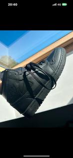 Jordan 1 volledig zwart, Kleding | Dames, Sneakers, Nike, Zo goed als nieuw, Zwart