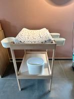 Verzorgingstafel Ikea met accessoires, Kinderen en Baby's, Badjes en Verzorging, Ophalen, Zo goed als nieuw