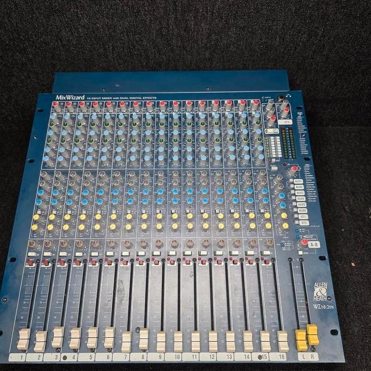 ALLEN & HEATH   mixwizard  mixers / mengpanelen, Muziek en Instrumenten, Mengpanelen, Zo goed als nieuw, Ophalen of Verzenden