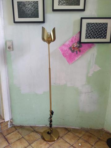 Gouden staande lamp tulp / bloem motief beschikbaar voor biedingen
