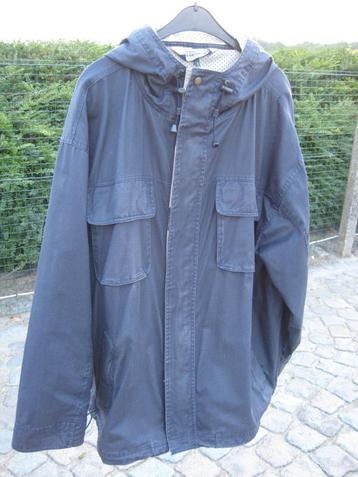 Veste coupe-vent et imperméable Garcia taille XL avec capuch disponible aux enchères