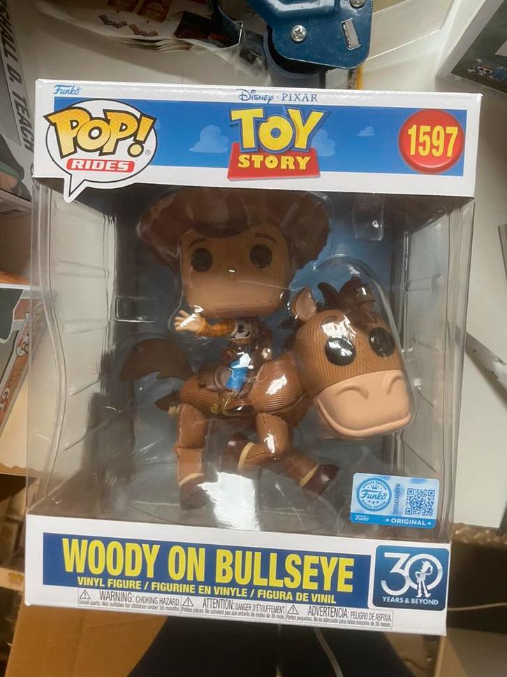 funko pop woody on bullseye #1597 toy story disney pixar, Collections, Statues & Figurines, Enlèvement