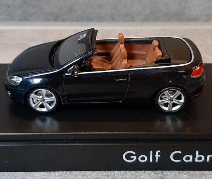 1:43/ VW Golf Cabriolet/ Als nieuw, Hobby & Loisirs créatifs, Voitures miniatures | 1:43, Neuf, Voiture, Schuco, Enlèvement ou Envoi