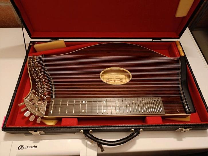 Te koop : Citer ZITHER Walter E Sandner in koffer, Musique & Instruments, Instruments à corde | Autre, Comme neuf, Cithare, Enlèvement