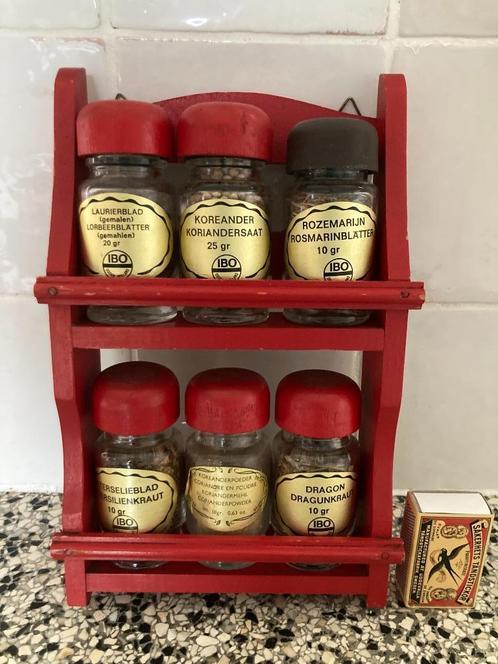 Étagère à épices de cuisine en bois rouge, pots à épices rou, Maison & Meubles, Cuisine | Éléments de cuisine, Utilisé, Moins de 100 cm