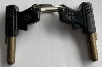 2 antieke SKELETON KEY GUN's beschikbaar voor biedingen