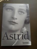 Astrid, Collections, Maisons royales & Noblesse, Comme neuf, Magazine ou livre, Enlèvement