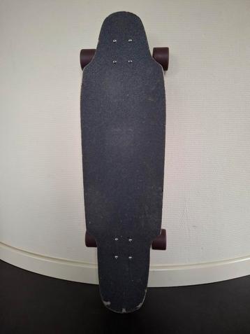 Earthwing longboard beschikbaar voor biedingen