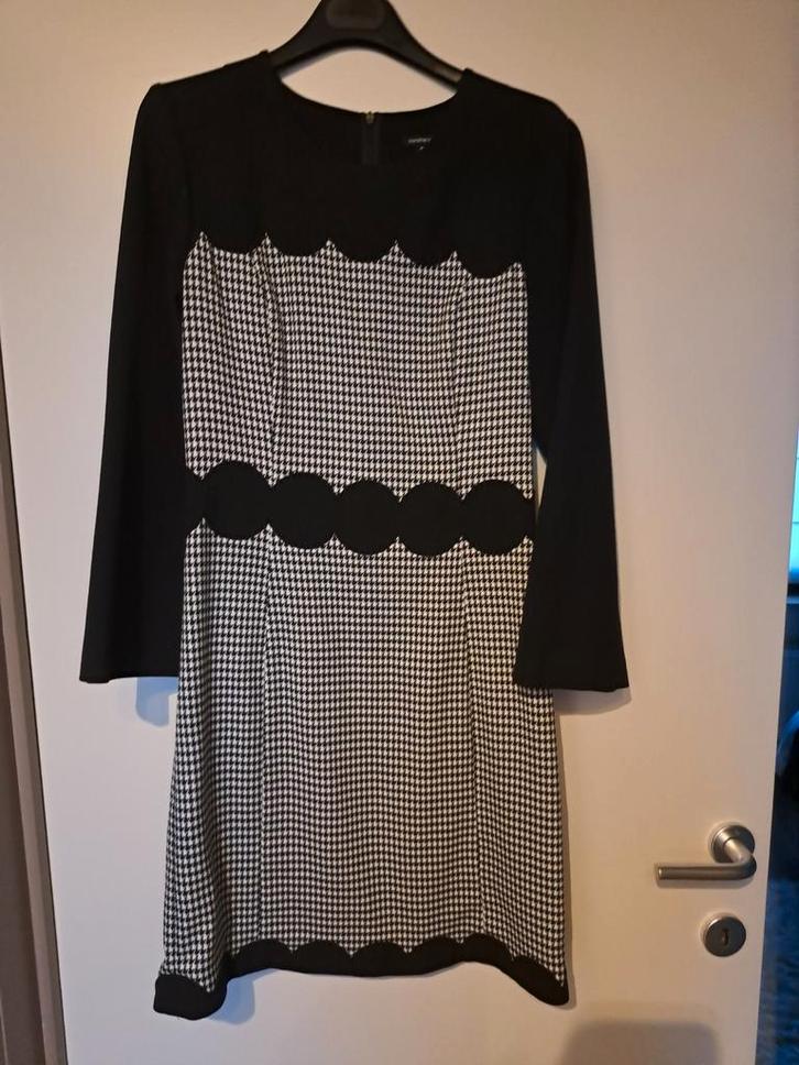 Kleedje caroline biss, Kleding | Dames, Jurken, Zo goed als nieuw, Maat 38/40 (M), Zwart, Ophalen of Verzenden