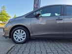 Toyota Yaris 1.5 VVT-i Hybrid AUTOMAAT, Autos, Toyota, 0 kg, Argent ou Gris, Euro 6, Noir