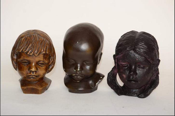 3 bustes van bekende Nederlandse kunstenaars.met handtekenin, Antiek en Kunst, Curiosa en Brocante, Ophalen of Verzenden