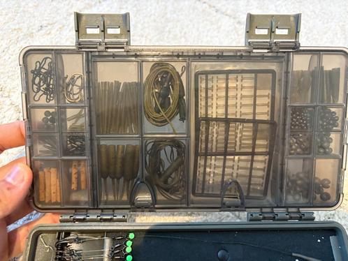 Korda BASIX Tackle Box - Volledig gevuld (Zo goed als nieuw), Watersport en Boten, Hengelsport | Karpervissen, Zo goed als nieuw
