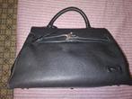 Grote Nathan handtas, Enlèvement, Noir