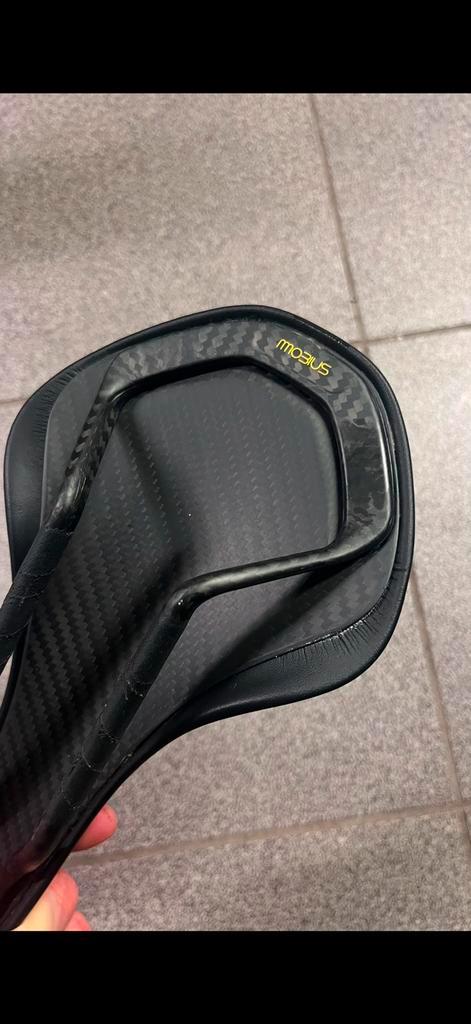 Nieuwe fizik zadels, Fietsen en Brommers, Fietsaccessoires | Overige Fietsaccessoires, Zo goed als nieuw, Ophalen