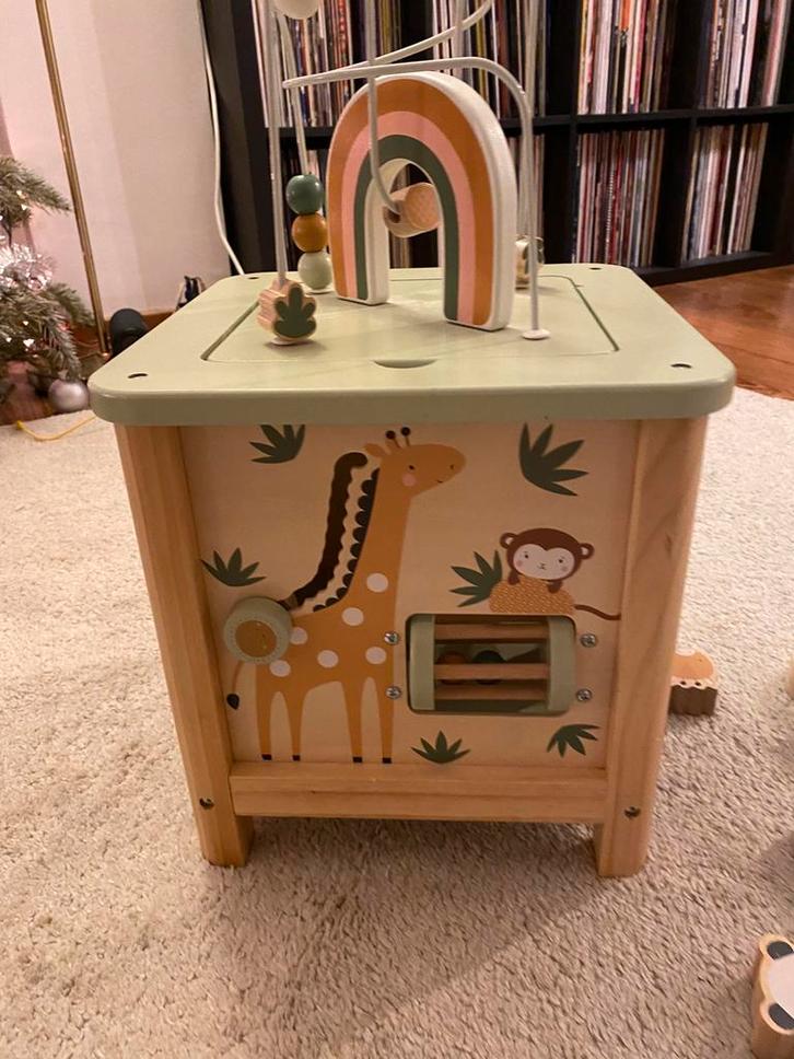 Grand cube d’activités Vertbaudet, Enfants & Bébés, Jouets | Jouets en bois, Comme neuf, Autres types, Enlèvement
