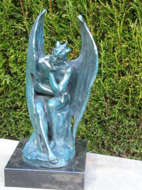 statue diable ou vampire en bronze pat vert signé sur marbre, Antiquités & Art, Antiquités | Bronze & Cuivre, Bronze, Enlèvement ou Envoi