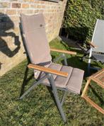 Twee ligstoelen van degelijke kwaliteit en massief eik tafel, Tuin en Terras, Ophalen