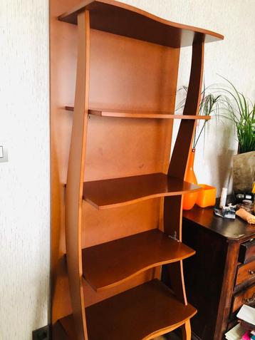 Mooie vintage rek, kast  beschikbaar voor biedingen
