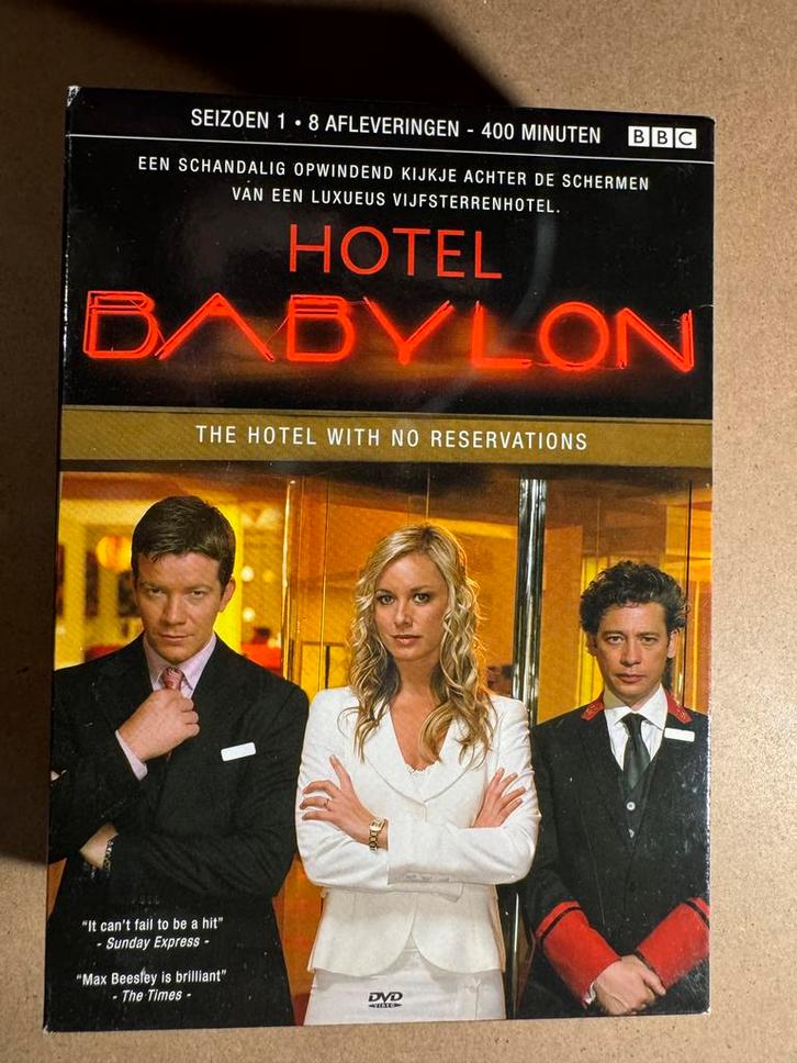 DVD BOX - HOTEL BABYLON SEASON 1, Cd's en Dvd's, Dvd's | Tv en Series, Zo goed als nieuw, Ophalen of Verzenden