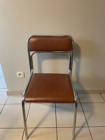 Vintage stoel  beschikbaar voor biedingen