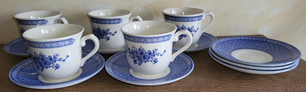CHURCHILL Out of the Blue, 5 kopjes & 8 onderzetbordjes, Antiek en Kunst, Antiek | Servies los, Ophalen of Verzenden