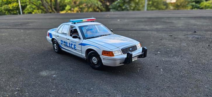 1:18 Ford Crown Victoria Vancouver Police Motormax, Hobby en Vrije tijd, Modelauto's | 1:18, Zo goed als nieuw, Auto, Motormax