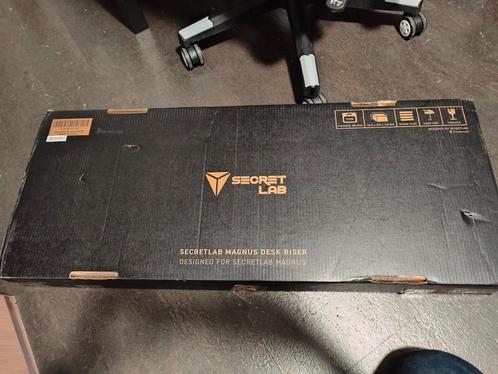 Secretlab MAGNUS Desk Riser, Huis en Inrichting, Bureaus, Nieuw, Bureau, Ophalen of Verzenden
