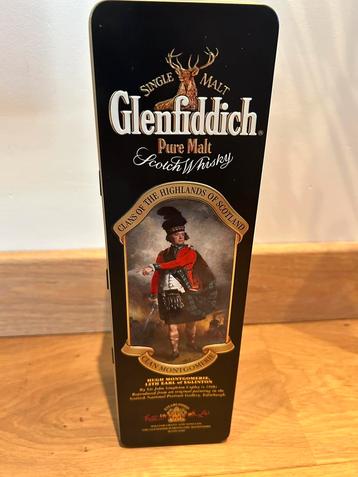 Glenfiddich Special Old Reserve Pure Malt | Clan Montgomerie disponible aux enchères