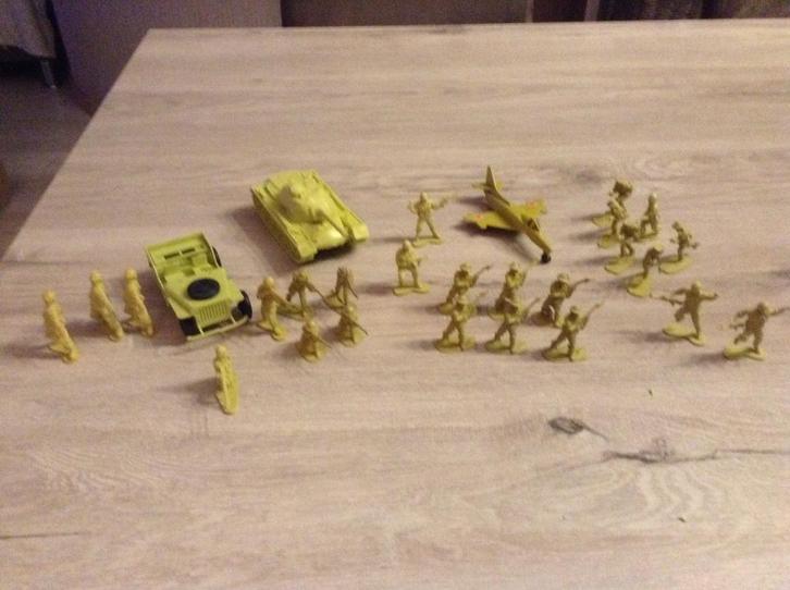 Speelgoed leger speelset (28 stuks), Kinderen en Baby's, Speelgoed | Actiefiguren, Zo goed als nieuw, Ophalen of Verzenden