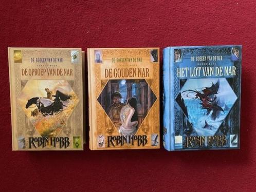 HOBB DE BOEKEN VAN DE NAR DE COMPLETE TRILOGIE IN GOEDE STAA, Livres, Fantastique, Envoi