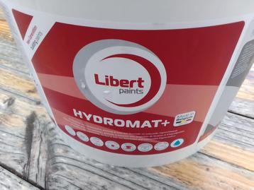 Libert Paints latex wit disponible aux enchères