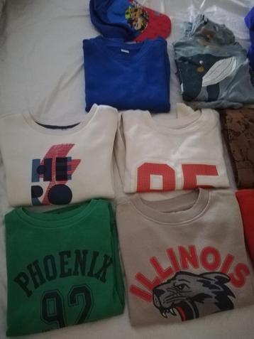 Jongens sweaters pyama en petjes  beschikbaar voor biedingen