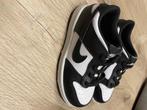 Nike dunk kids maat 26 wit met zwart, Schoenen, Jongen of Meisje, Zo goed als nieuw, Ophalen