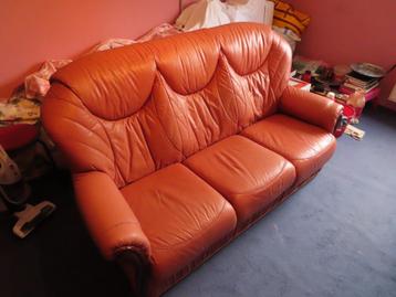 Divan 3 places en cuir couleur saumon   beschikbaar voor biedingen