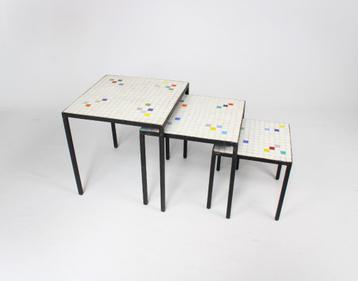 vintage mozaïek nesting bijzettafeltjes beschikbaar voor biedingen