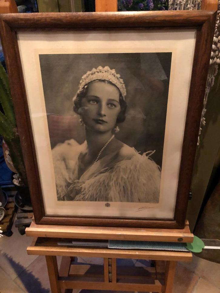 Portret Koningin Astrid van België,, Verzamelen, Koningshuis en Royalty, Gebruikt, Kaart, Foto of Prent, Ophalen