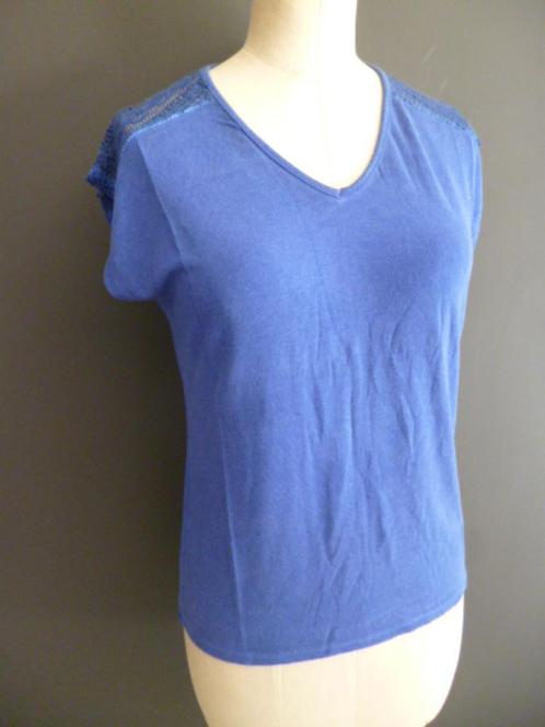 Overproduktie van Modieus Dames délavé T-shirt met kant, Zakelijke goederen, Stock en Retail | Partijen goederen, Textiel, Ophalen