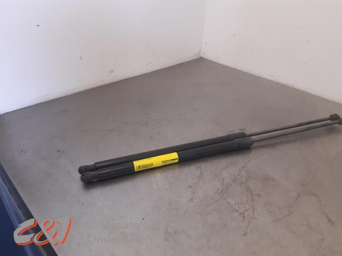 Set Gasdempers Achterklep van een Volkswagen Caddy, Auto-onderdelen, Carrosserie, Volkswagen, Gebruikt, 3 maanden garantie, Ophalen of Verzenden