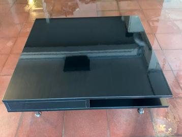 Table basse noire beschikbaar voor biedingen