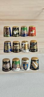 12 cloisonné vingerhoedjes, Verzamelen, Ophalen of Verzenden, Zo goed als nieuw, Overige materialen, Reliëf