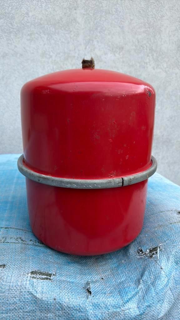 Ik verkoop 3 expansievaten voor centrale verwarming., Doe-het-zelf en Bouw, Chauffageketels en Boilers, Ophalen