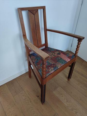 Art deco stoel beschikbaar voor biedingen