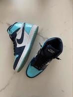 Air jordan 1 patent leather trainers, Comme neuf, Chaussures de marche, Jordan, Bleu