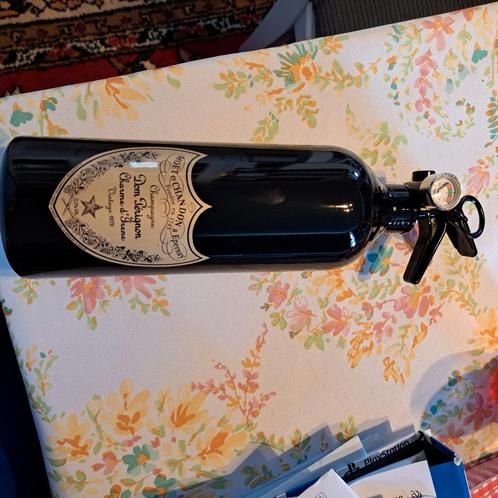 Dom Perignon brandblusser, Antiek en Kunst, Kunst | Designobjecten, Ophalen of Verzenden