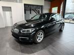 BMW 118i Urban Line Automaat / LED/PDC/NAVI / 12 M Garantie, Auto's, Leder en Stof, Zwart, Bedrijf, Berline