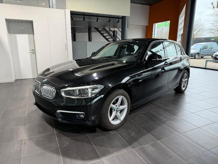 BMW 118i Urban Line Automaat / LED/PDC/NAVI / 12 M Garantie, Auto's, BMW, Bedrijf, Te koop, 1 Reeks, ABS, Airbags, Airconditioning