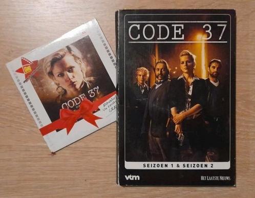 Dvd-box code 37, seizoen 1 en 2 + de film, CD & DVD, DVD | TV & Séries télévisées, Comme neuf, Action et Aventure, Coffret, À partir de 12 ans