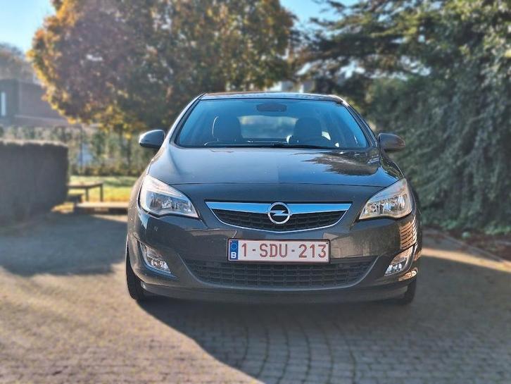 Opel Astra 1.6 Cosmo, Auto's, Opel, Particulier, Astra, ABS, Airbags, Airconditioning, Boordcomputer, Centrale vergrendeling, Climate control