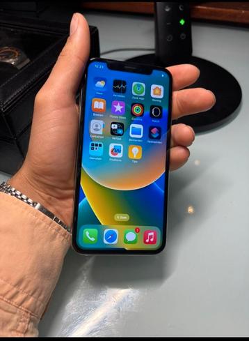 IPHONE X (256 GO) disponible aux enchères